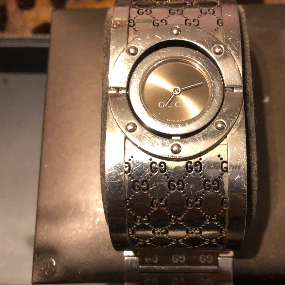 Gucci logo Watch - Picture 1 of 2